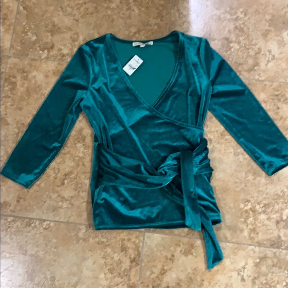 Express emerald green blouse xs NWT!
